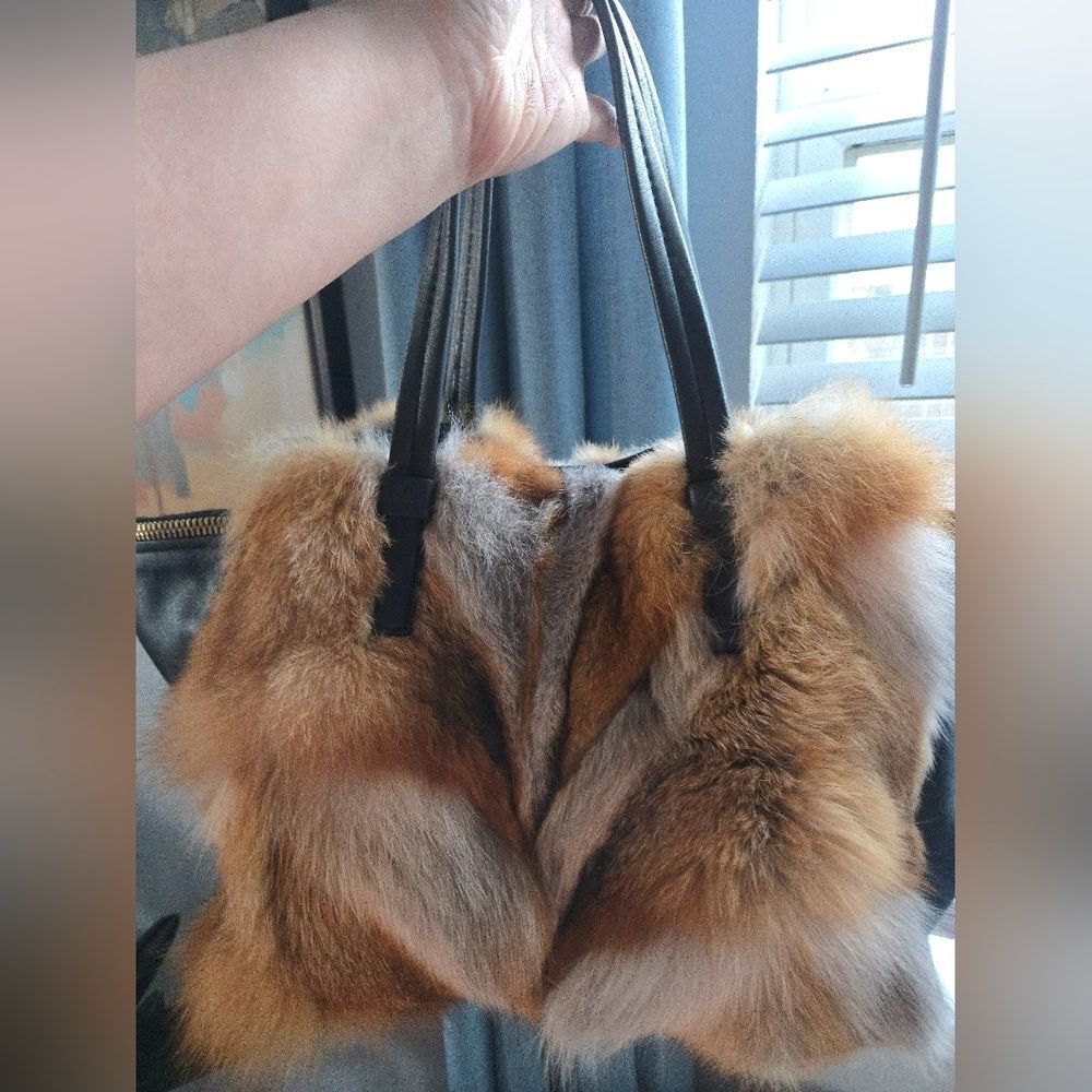 Ferragamo Leather Fur Verve Tote Authentic - Picture 5 of 17